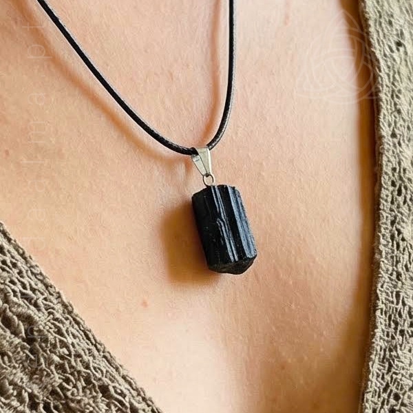 Fio com Turmalina Negra Natural Radial com cerca de 15 a 25mm, origem Brasil, Detail 1, 600px