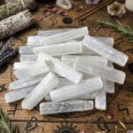 Bastão de Selenite em bruto de 10cm, acabamento rústico natural, 500px