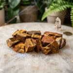 Pedra, Mineral, Cristal, Olho de Tigre, Tiger Eye, em Bruto, 20/30 grs., 500px
