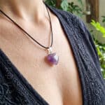 Fio com Coração em Ametista, pequeno, com 15mm de diâmetro, 500px