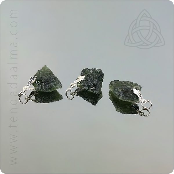 Fio_com_Moldavite_Prata