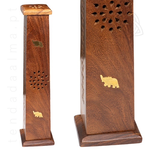 Incesario Torre em Madeira com Elefante em talha dourada, Origem Índia, Altura 30 cm, 500px
