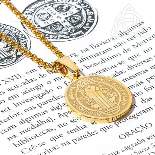 Fio com Medalha de Sao Bento em Aco Dourado, 20mm, 600px