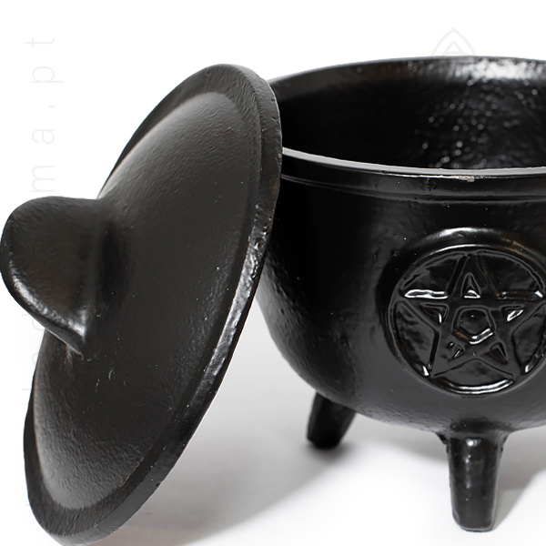 Caldeirao de Ferro Fundido pequeno, tamanho 110 X 130mm, preto com pentagrama, V2, 600px