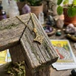 Fio com Nó de Bruxa em aço dourado com 12mm, img1, 500px