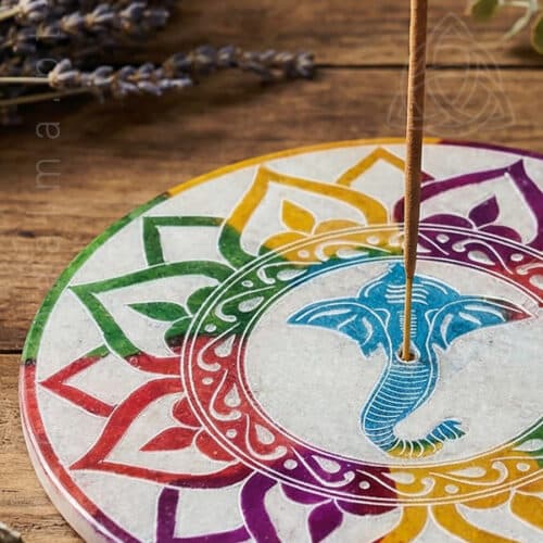 Incensario Redondo em Pedra de Sabão com Ganesh e Flor de Lótus alusiva aos sete chakras, img2, 600px