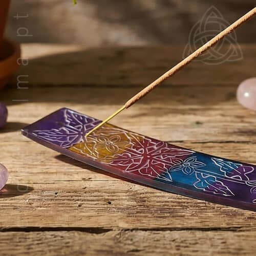 Incensario Tabua em Pedra Sabao com motivos florais multicores, 18 a 20cm de comprimento, img2, 600px