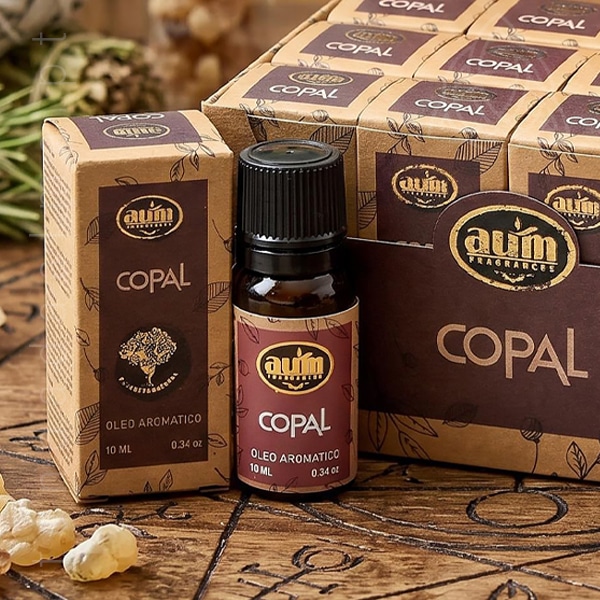Oleo aromatico de Copal da linha organcia da AUM Fragrance. Também conhecido como Essencia aromatica. Produto natural feito na Índia.