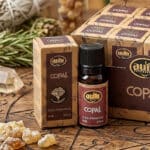 Oleo aromatico de Copal da linha organica da AUM Fragrance. Também conhecido como Essencia aromatica. Produto natural feito na Índia.