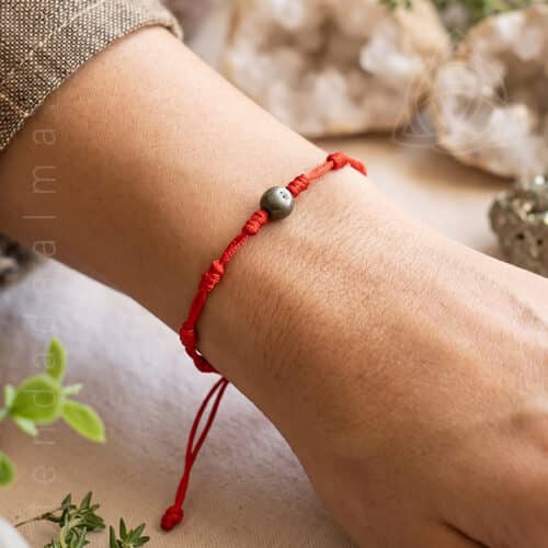 Pulseira vermelha dos 7 nos com pirite, pirita feita à mão, artesanal