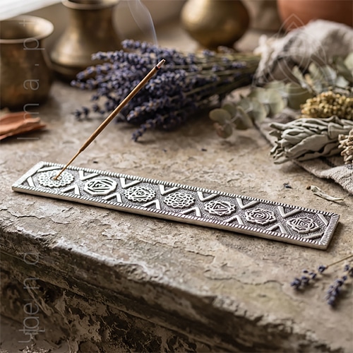 Porta Incenso dos 7 Chakras de aluminio. Fabrico artesanal na India.