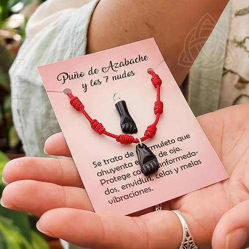 Pulseira vermelha com 7 nós e pendente com figa de azeviche