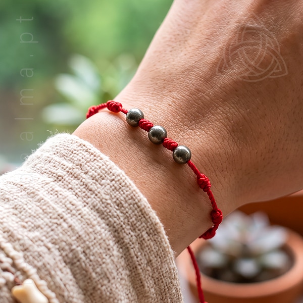 Pulseira dos 7 Nós Vermelha com 3 Esferas de pirite
