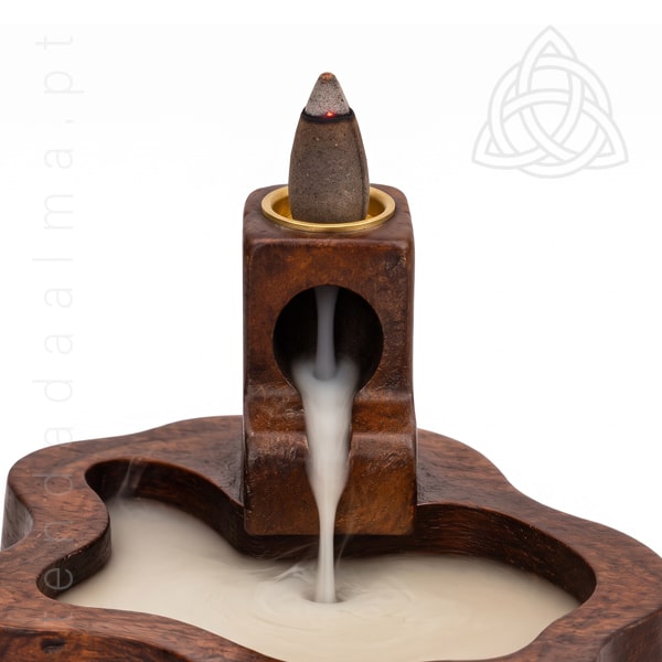 Incensário de Refluxo Lago Lakshmi 11 cm - Base Ondulada